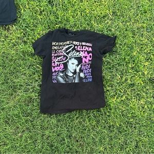 BLACK SELENA SHIRT - Hot Topic - Size S
